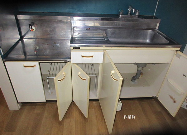 新宿区でキッチン流し台交換。交換前